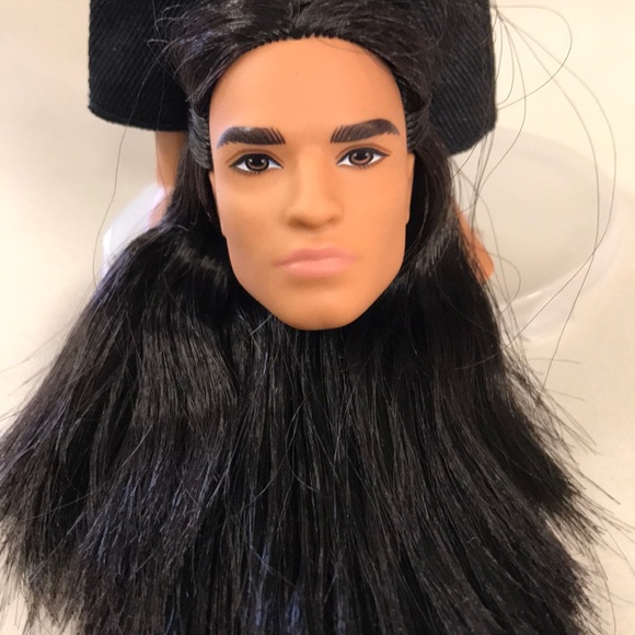 Ken-Barbie doll/jointed body/two outfits/extra head - Picture 7 of 8